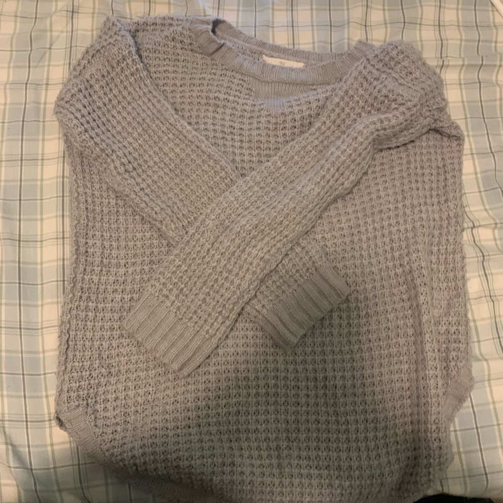 super cute vintage grey sweater